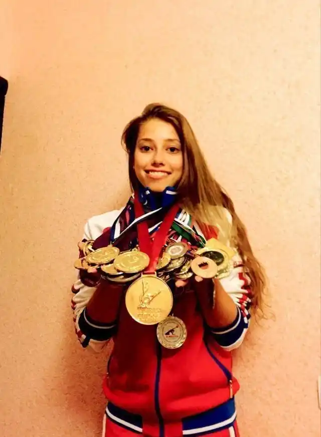 娜塔莉娅 · 冈察洛娃,原籍乌克兰,2006年受俄罗斯排球队邀请换了