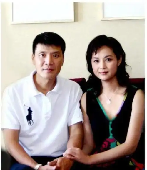 茹萍一婚嫁给大18岁美术家二婚嫁给演员如今成金牌姥姥