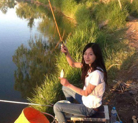 农村女孩钓鱼钓到它,赶紧拿回家,竟然卖了一座房钱