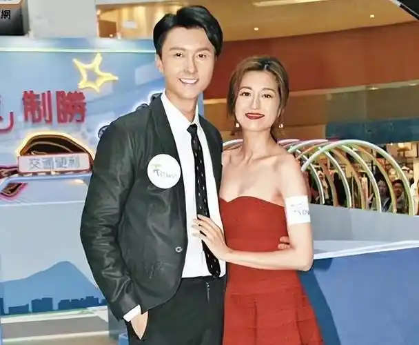 tvb女星陈自瑶为圈中好友庆生,姐妹情令网友羡慕,寿星宛如少女