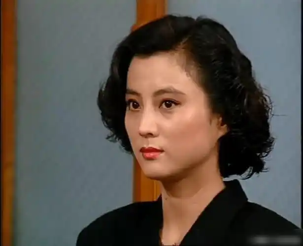 《编辑部的故事》:一个"人工智能人"折射出人性的弱点与阴暗面|冯小刚