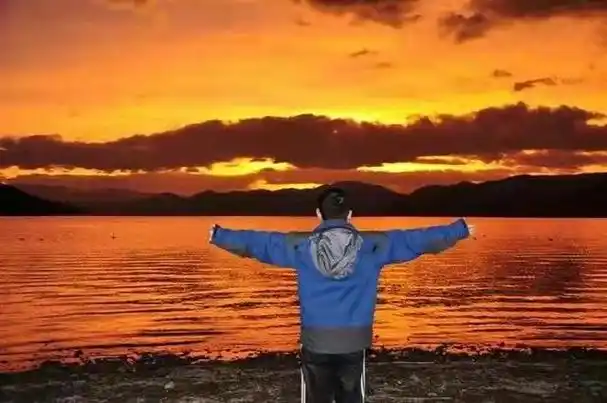 很久以前在以前,听一首歌"答案在风中",有两句歌词给我留下了深刻的