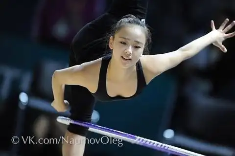 艺体女神上围暴涨发育成熟女二