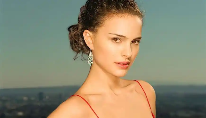 原创拥有绝美脸蛋是好莱坞学历最高女明星却让全球媒体头痛