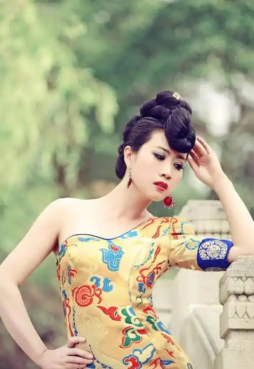 44岁芙蓉姐姐近照曝光,曾是国内第一代网红,被赞气质优雅_网友_网络