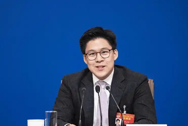 霍震霆_霍家_罗康瑞