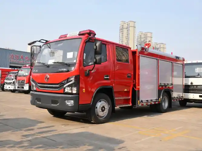 东风多利卡d7内藏式泡沫消防车
