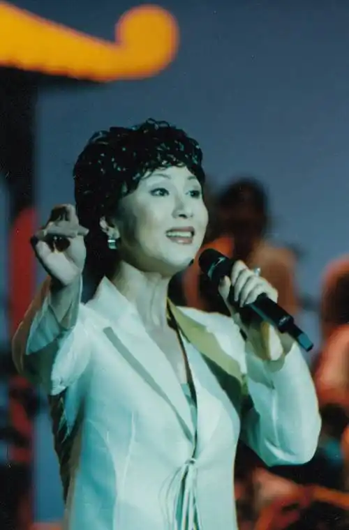 歌手林萍,儿子都已经这么大了,但是她的丈夫是谁,至今还是个谜_中央