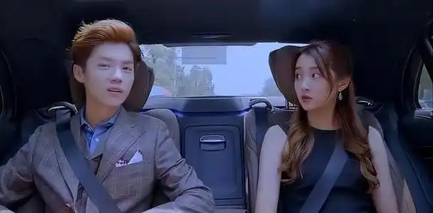 事实证明和鹿晗挺过七年之痒的关晓彤已经走上另一条道路