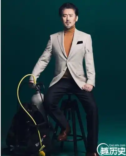 大叔吴秀波时尚大片大玩湿身诱惑18