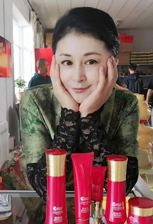 乡村爱情11接近尾声刘大脑袋回归谢大脚10年未变样