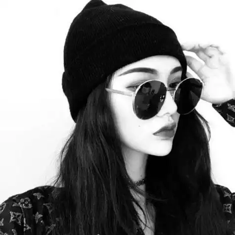 狂拽霸气女生头像黑白天真无邪想要一个唯美的约定