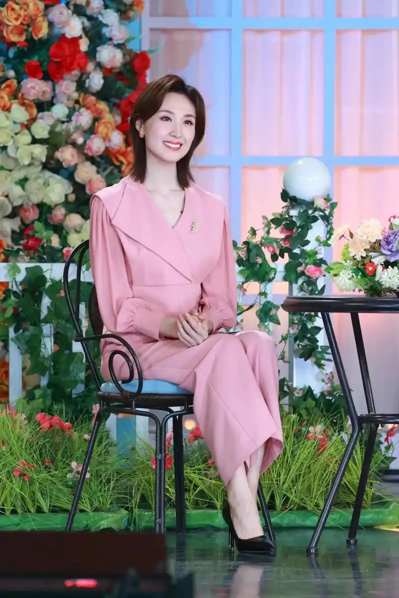 央视主持人张宇 #15hours央视主持人 张 - 抖音