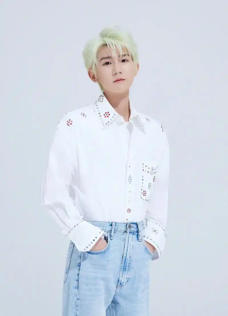 tfboys全员白衬衫# tfboys 王俊凯王源易烊千玺白衬衫,真的是太帅亮