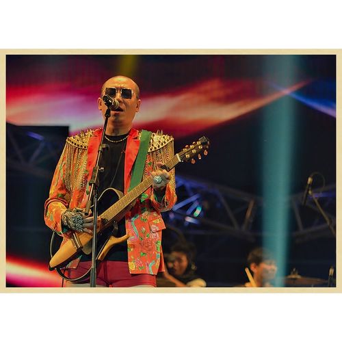 二手玫瑰乐队海报音乐摇滚画报牛皮纸梁龙复古现代装饰画