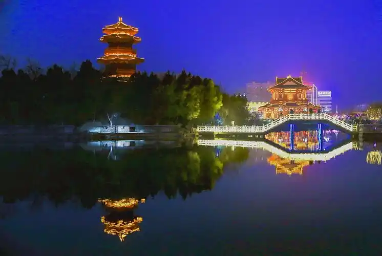 流光溢彩西花园