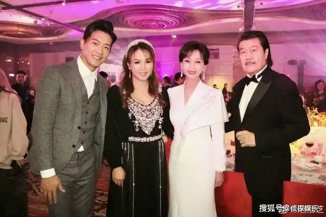 70岁赵雅芝携夫出席活动与郭晶晶婆婆等港星同框不像七旬老人