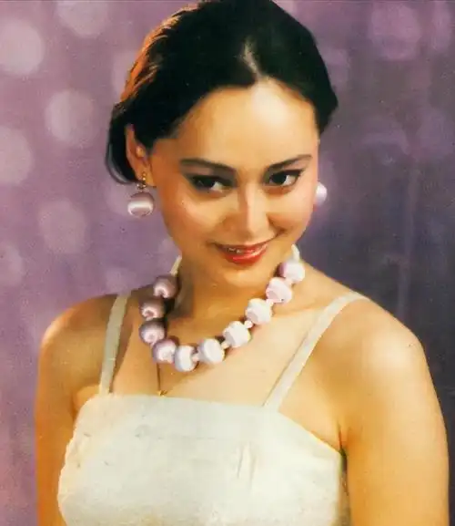 1988年出生的张楚楚,一直忙于打拼事业,直到现在还是单身一人.