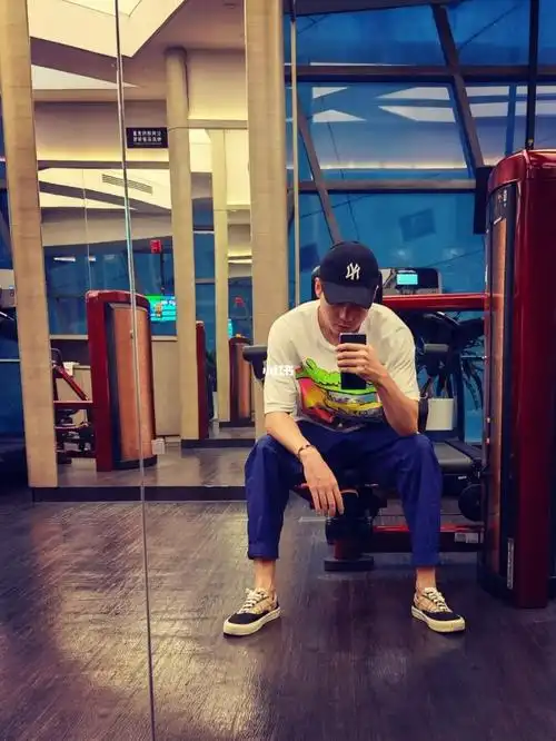 健身房自拍_健身房_自拍_健身房打卡_健身减肥_健身塑型_健身其他