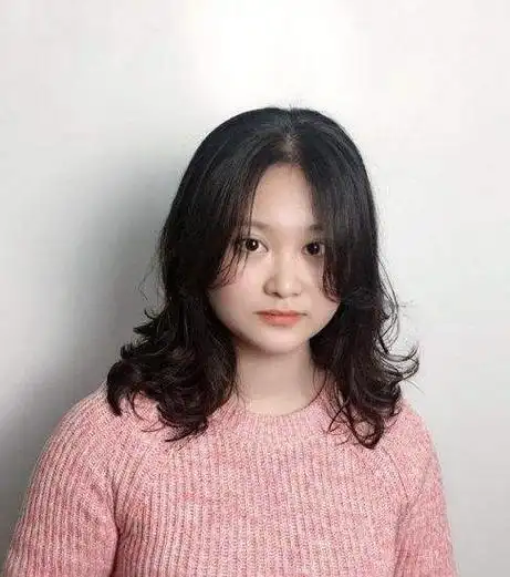 胖子大圆脸适合什么发型?140斤胖女圆脸发型-图片大观-奇异网