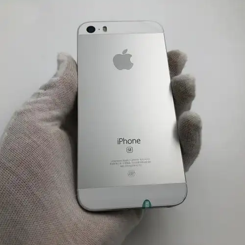 官方质检95成新 全网通 64g 国行 银色 苹果 iphone se