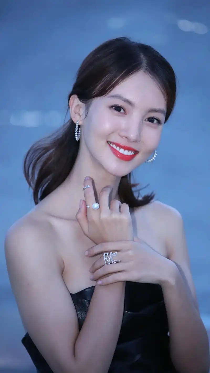 金晨高清写真#壁纸 #生图 #金晨 - 抖音