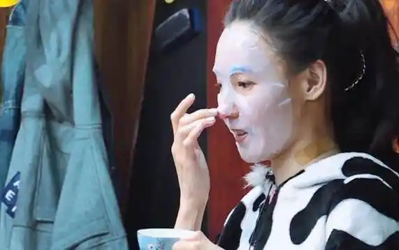 任贤齐提起张柏芝伤心事,对方强忍情绪回房间,谁注意任贤齐的话_时候