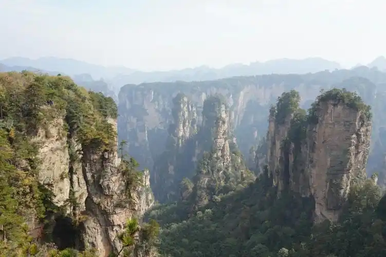 张家界上景色美,摘星台上可以摘星.