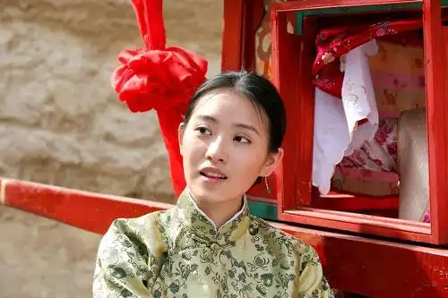 西口情歌第14集杨满山蒲棒儿成亲 蒲棒儿不慎摔伤腿 - 麻辣星闻