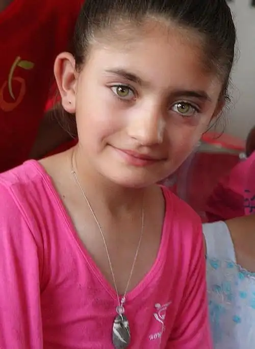 图揭中国唯一的纯血统白种人