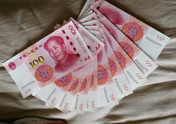 从2015年以来,我国就开始发行土豪金百元纸币,随后土豪金就成为收藏和