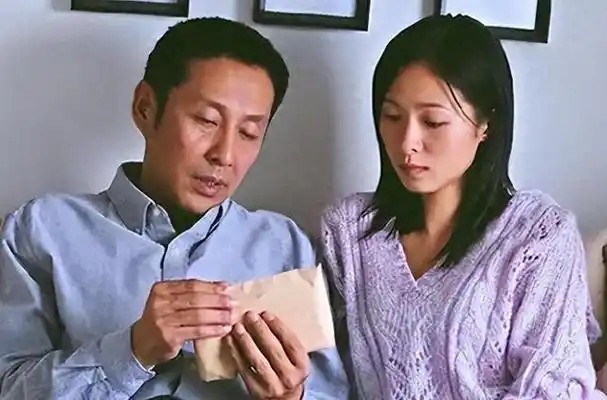 "双料影帝"陈道明与妻子一见钟情,结婚41年依旧恩爱幸福