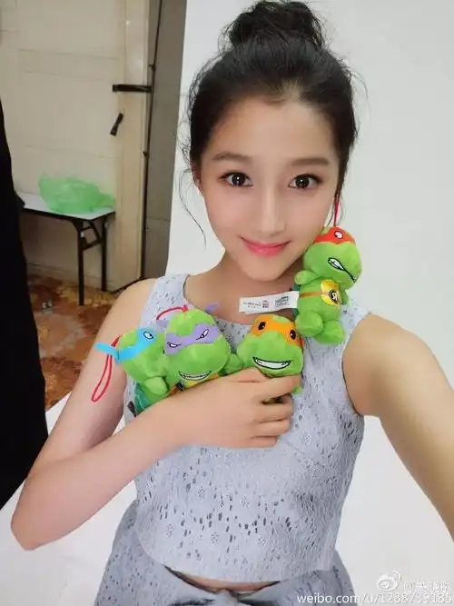 20岁的关晓彤凭什么拿下鹿晗?