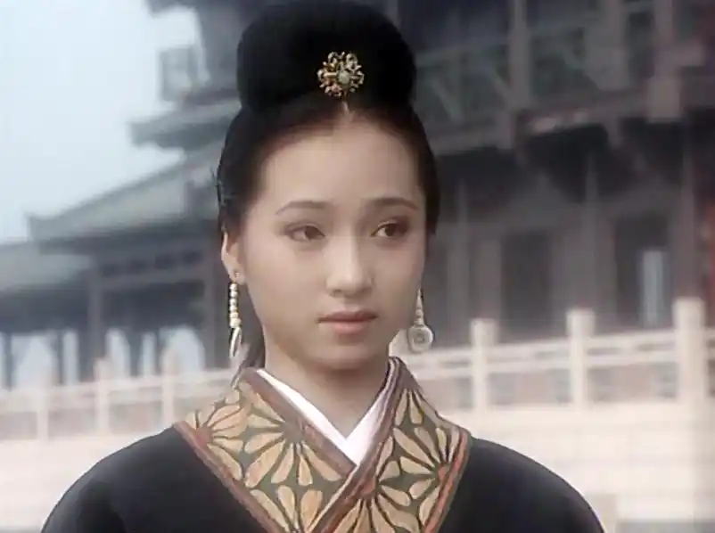 龙的口水里诞生的美艳女人却成为春秋时期红颜祸水的典型