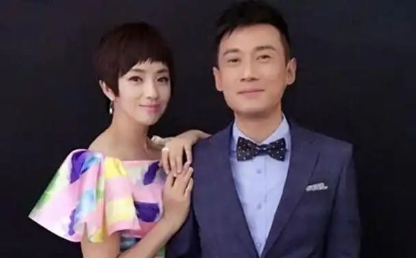 回顾徐洪浩:比妻子大10岁家里家外都被妻子领导,风光背后有眼泪