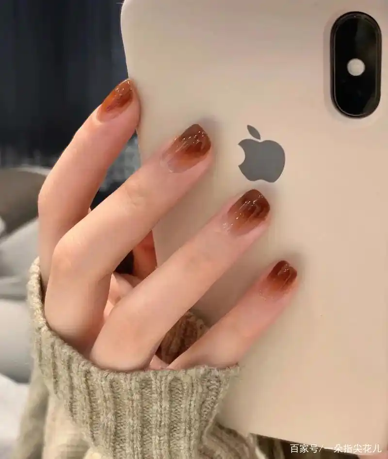 分享10款短指甲渐变款式美甲,超级好看又百搭