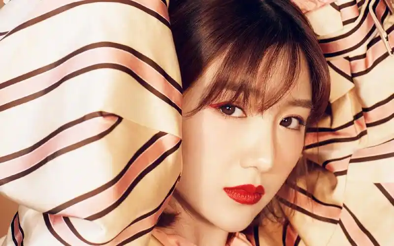 毛晓彤性感写真高清电脑桌面壁纸