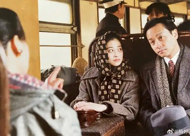 梅婷晒《红色恋人》旧照 和张国荣拍戏开心到飞起_华语_电影网_1905.