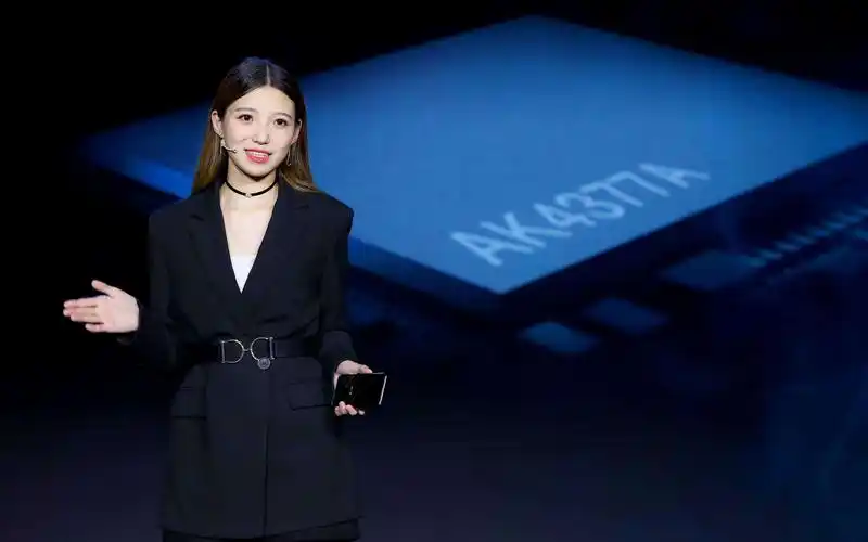 活动作品采访iqoo宋大腿约她吃饭