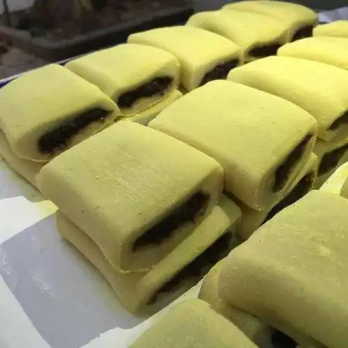 大海宁的松花糕算不算,三块钱一个,我同学来吃了打包了三盒走的,一盒