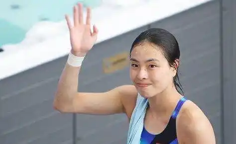 吴敏霞38岁再登场,展现傲人身姿与母爱兼具魅力