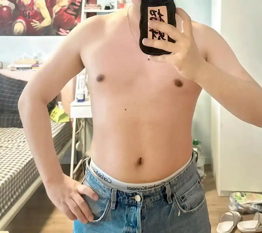 瘦了,裤子都大了.但腹肌是真难练