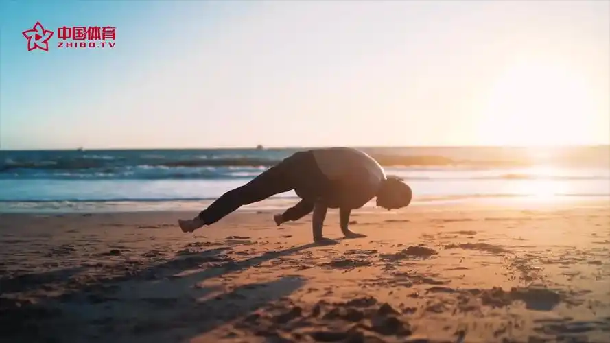 励志!从220磅的油腻大叔到肌肉铠甲护体,他把自己活成了明星! 健身