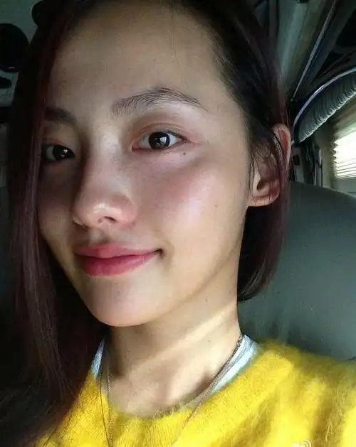 张嘉倪素颜照曝光,也太好看了吧!