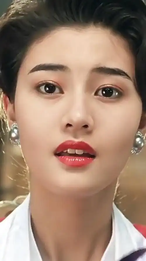 我的审美停留在了90年代,谁年轻的时候还不是个校花?