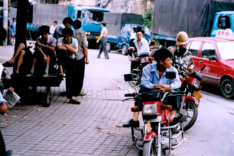 一组90年代的重庆老照片,有没有勾起你的回忆?