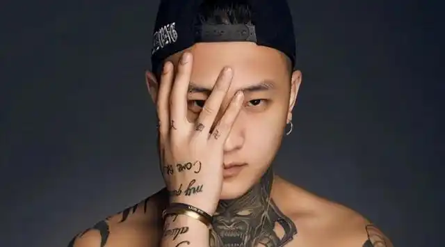 一句话惹出事!网红方丈直播解释"幕后大哥",表示那人就是自己