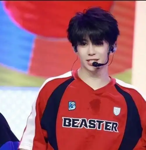 李飞会摸骨吧##时代峰峻是医美机构吧