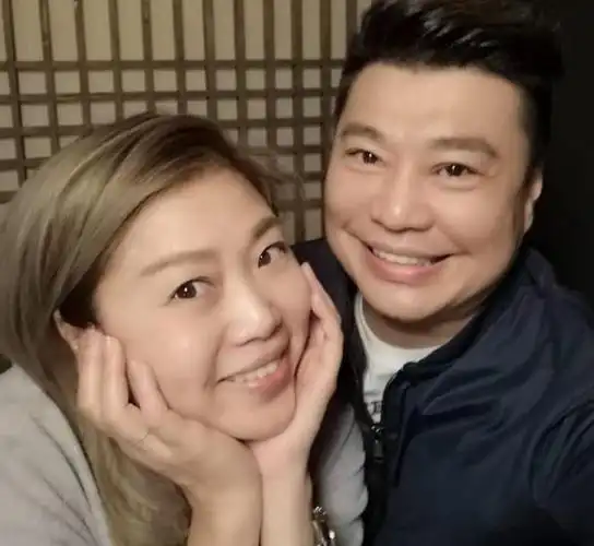 黎耀祥与阮兆祥梅小惠同框笑言将曝2人与曾伟权的三角关系