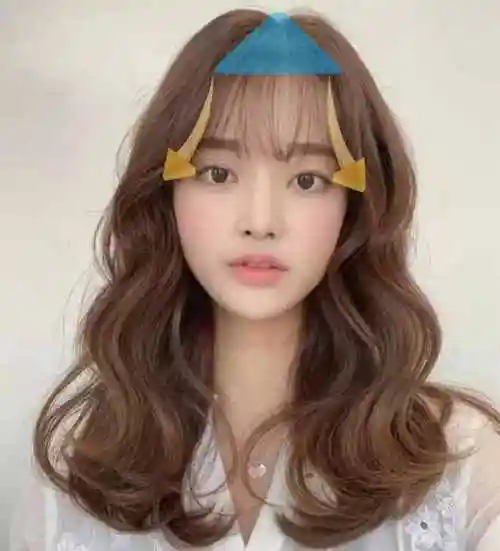 圆脸剪什么刘海显脸小?空气刘海八字,齐斜刘海和碎刘海减龄瘦脸